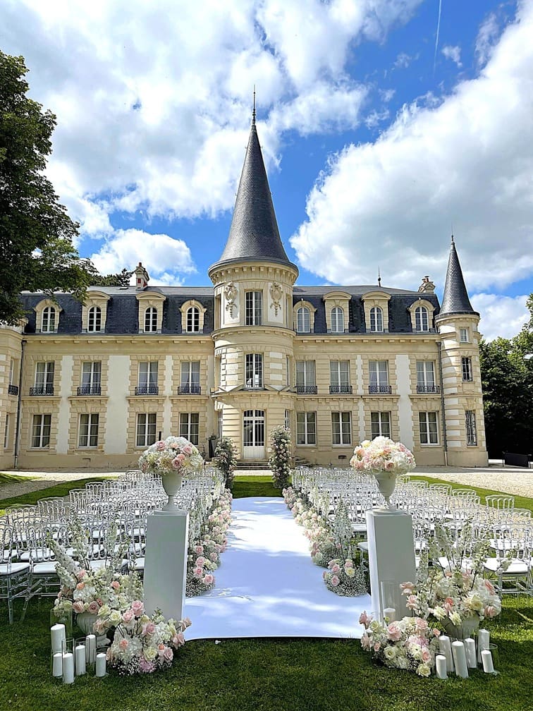 Scénographie florale élégante réalisée par Fusion Végétale pour un mariage romantique.